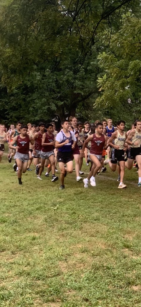 OPS_BVHSXC's tweet photo. Way to go Elias Hernandez! He placed 15th in the boys JV race and the boys team placed 5th overall JV! https://t.co/xU5C78Ebcj