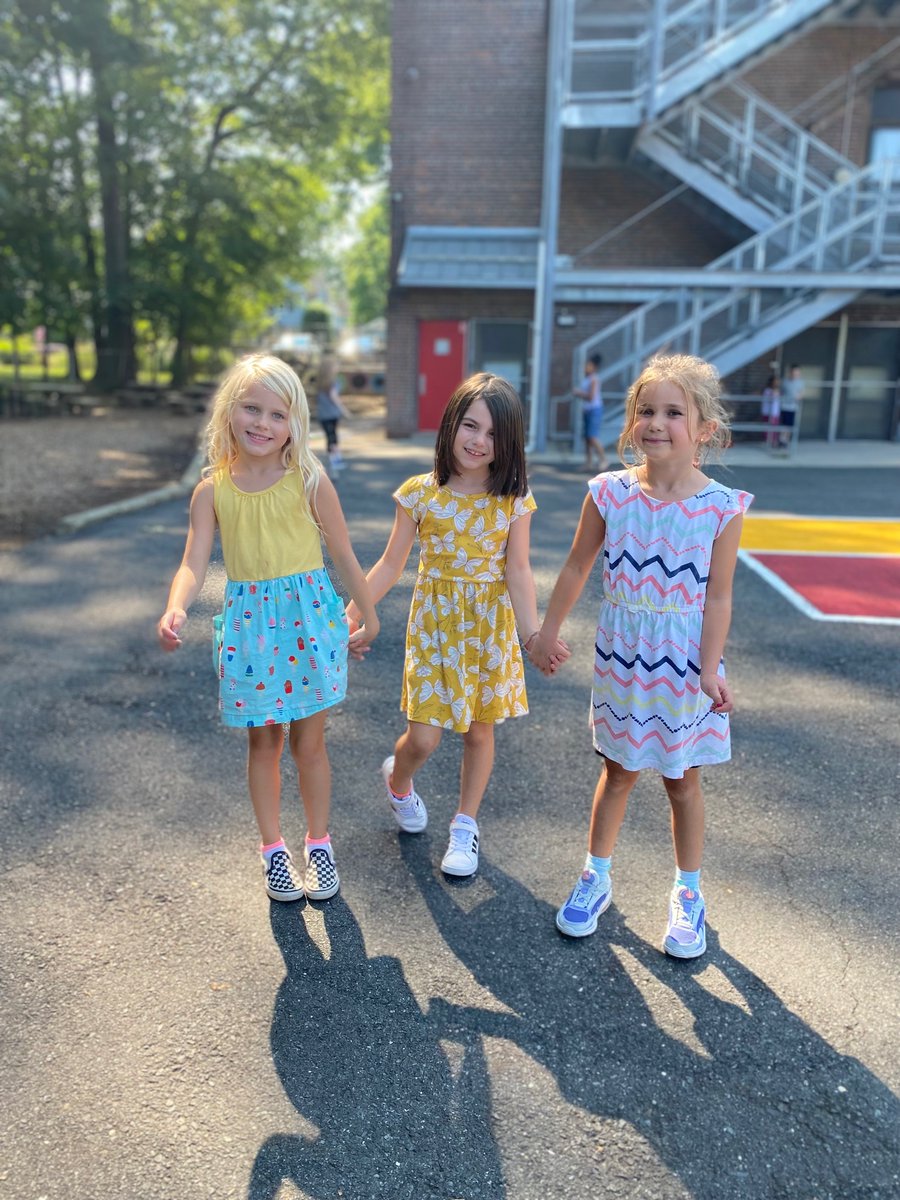 MrsLepore2's tweet photo. 📸Snapshots📸 of some of my new first grade friends from a great first week of school! Their smiles say it all! https://t.co/HL2jxBnMZ5