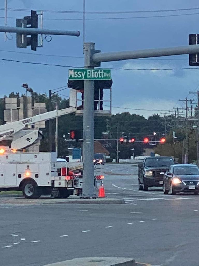 so proud of my big sis, @missyelliott &amp; being honored in her hometown in portsmouth, va. mad respect from her city. 🤍