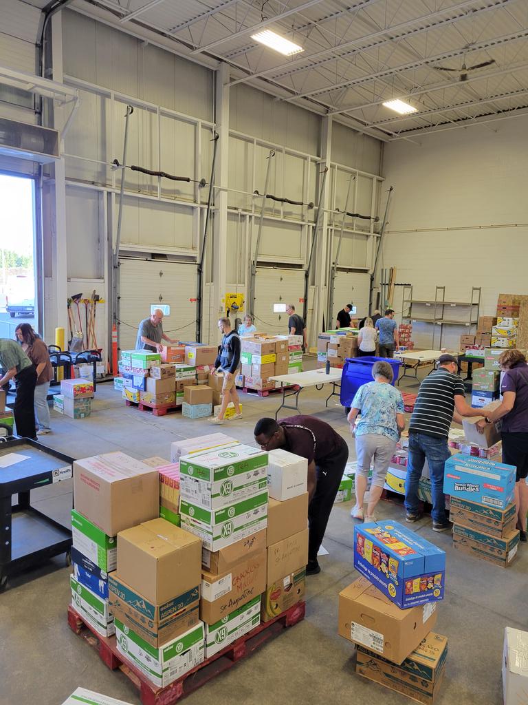 NO60KW's tweet photo. We close the sea container for the North of 60 project helping our northern neighbours in Chesterfield Inlet, Nunavut. Many volunteers showed up to sort the food and build skids before they got loaded. It will be on its way next week to the port ready for its sea voyage North. https://t.co/mb3NZsoPLH