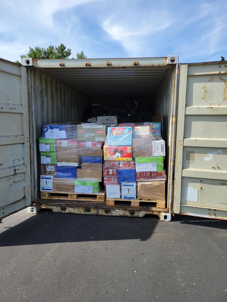 NO60KW's tweet photo. We close the sea container for the North of 60 project helping our northern neighbours in Chesterfield Inlet, Nunavut. Many volunteers showed up to sort the food and build skids before they got loaded. It will be on its way next week to the port ready for its sea voyage North. https://t.co/mb3NZsoPLH