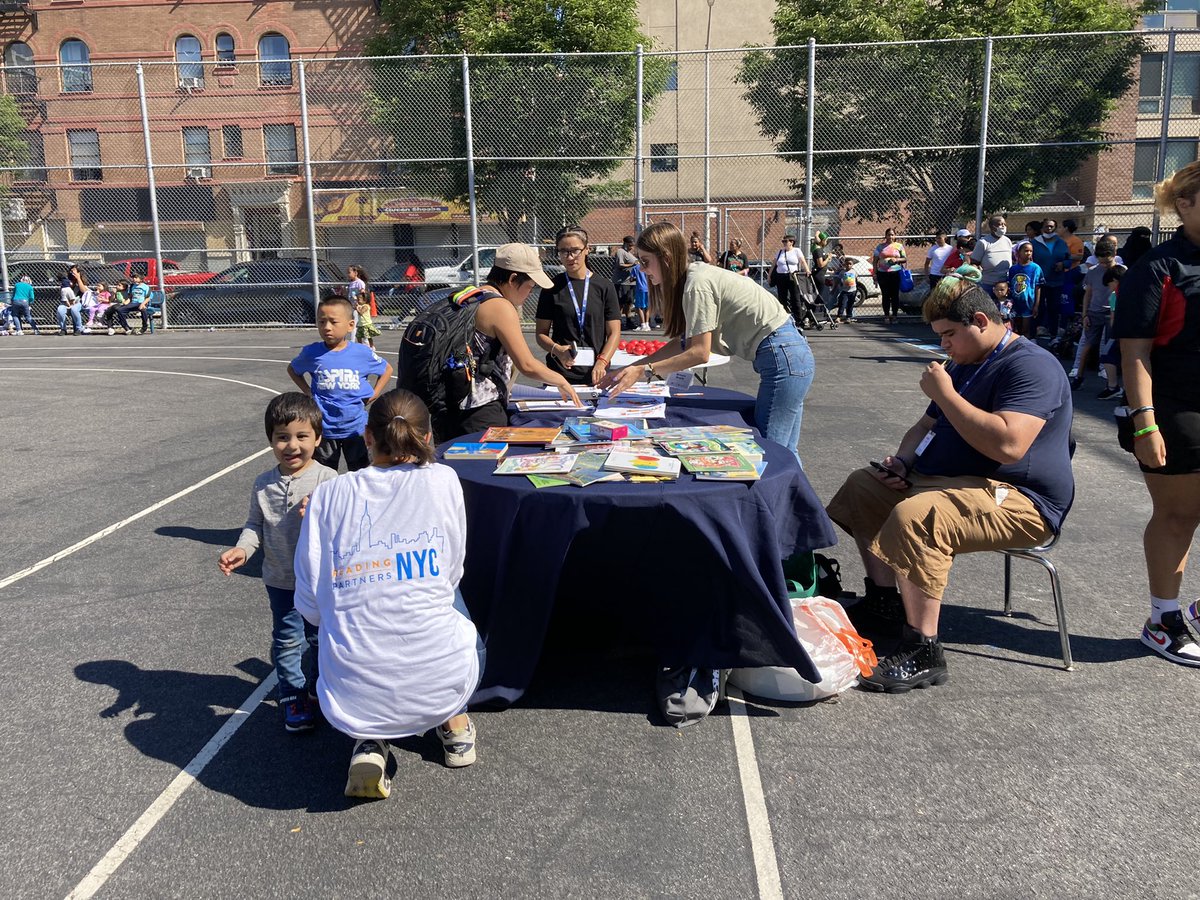 PS123MJackson's tweet photo. #backtoschool #ps123mahaliajackson #grahamwindham #district5 #harlem https://t.co/7oJVMpb2Oz
