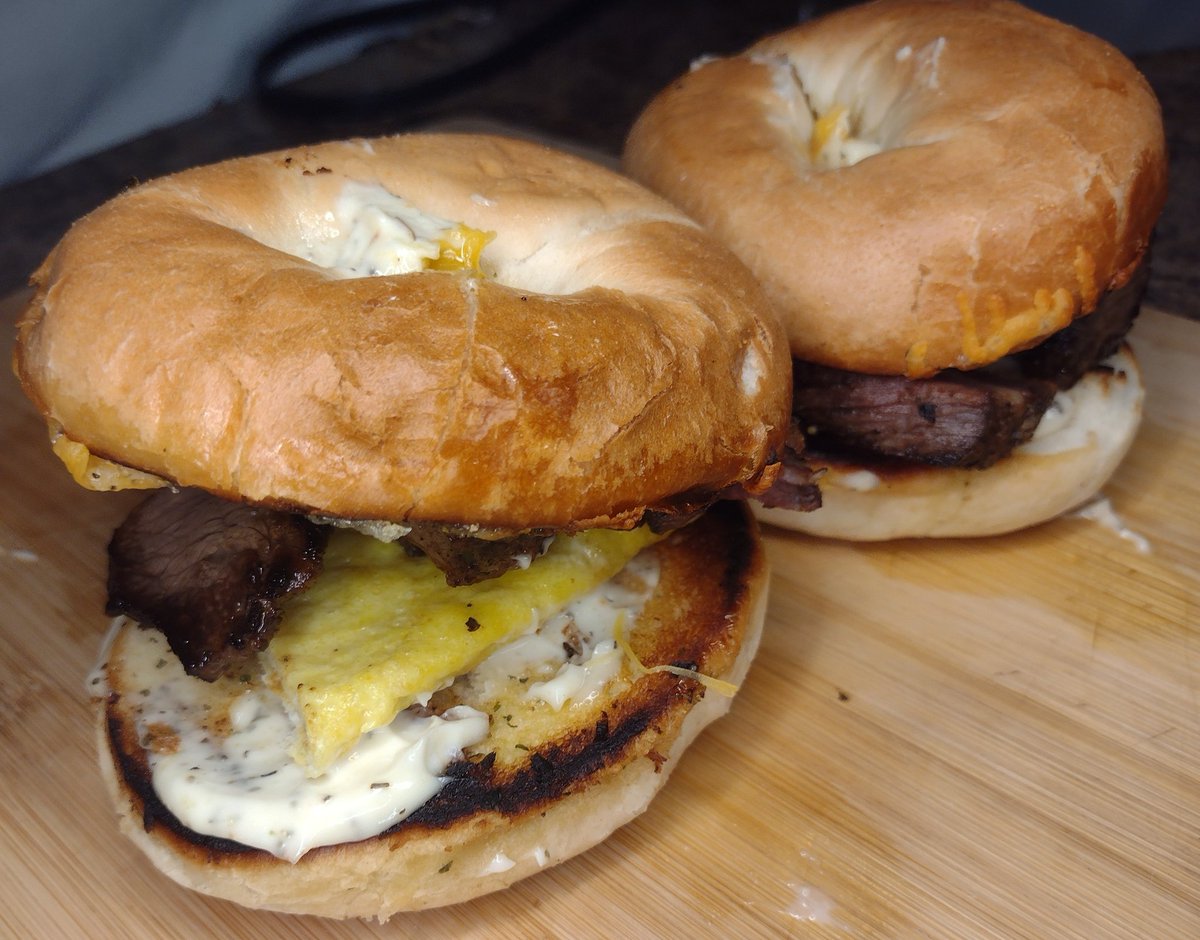 SmithHomian's tweet photo. Who needs #McDonalds when you can make your own #SteakEggCheeseBagels 
#foodblogger #foodphotography #foodporn #Foodlovers #Foodie #foodstagram #foodgasm #instafood #photooftheday #picoftheday #foodpic #Steak #Egg #Cheese #Bagel #Homemade #Cooking https://t.co/55LfuALsG7