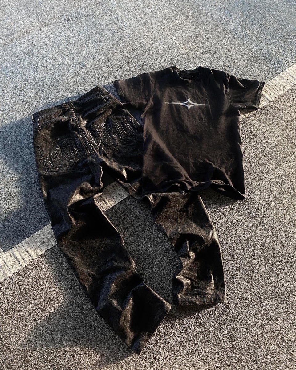 Coming soon to our exclusive Marketplace, where you can purchase high end physicals from ourselves and our collaborators using $SOULS. 

Don’t miss out. ASCENSION holders only. ⛓🖤