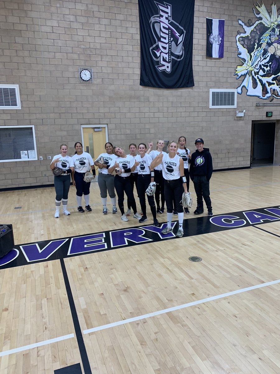 Back to work!  🥎🥎

We love conditioning…can’t you tell?!!  😂🥎❤️

“I'm a greater believer in luck, and I find the harder I work the more I have of it.”
Thomas Jefferson

THUNDER PRIDE! 🥎
