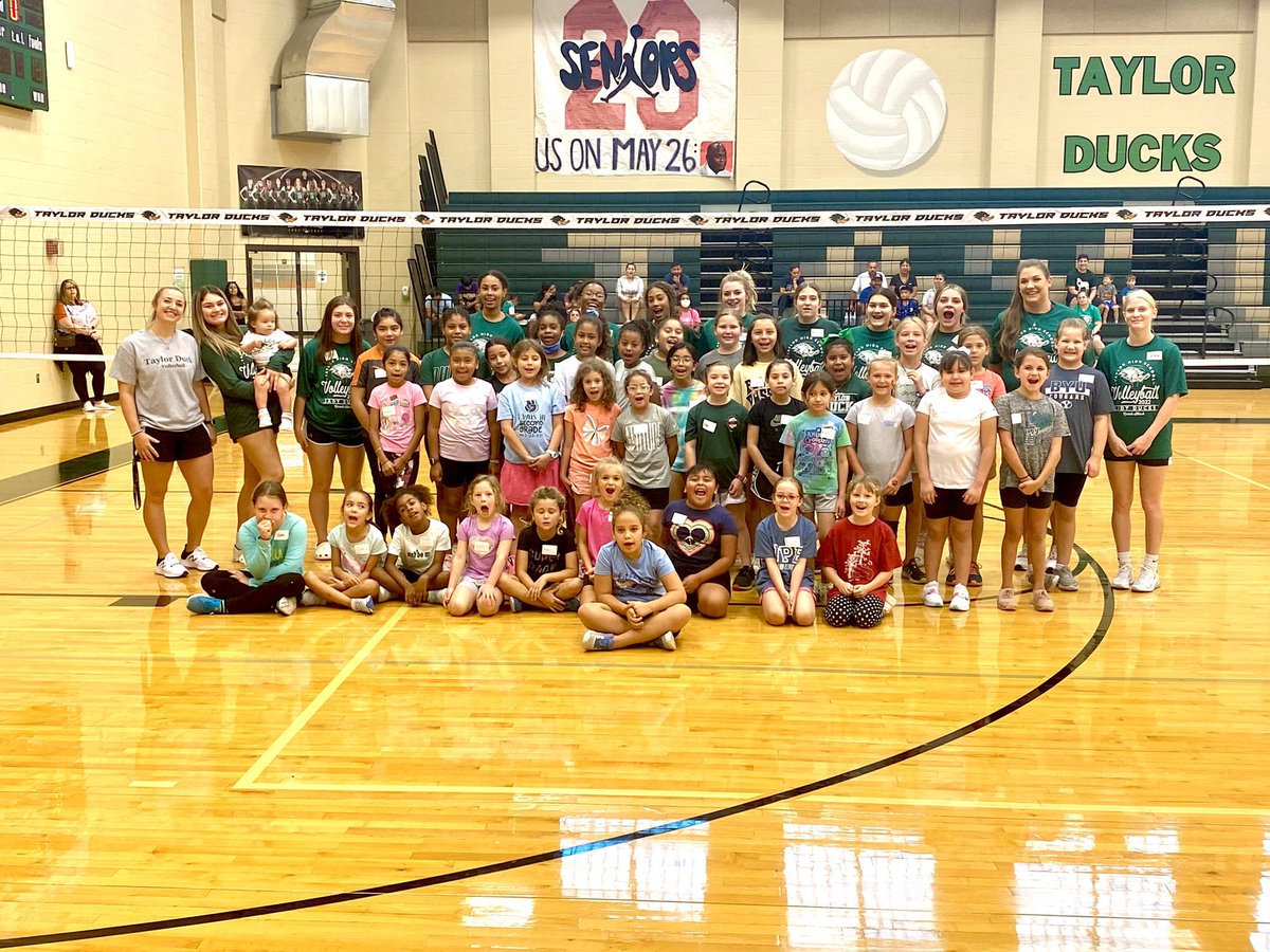 MattWamble's tweet photo. Great turnout this morning for the first annual Little Ducks Volleyball Camp!  Great job to the coaches and athletes and parents for making this a memorable experience. #LadyDucks @taylorducks  @DevinPadavil @TaylorVolleyba1 @CommerfordTLC https://t.co/fYXORSHODE