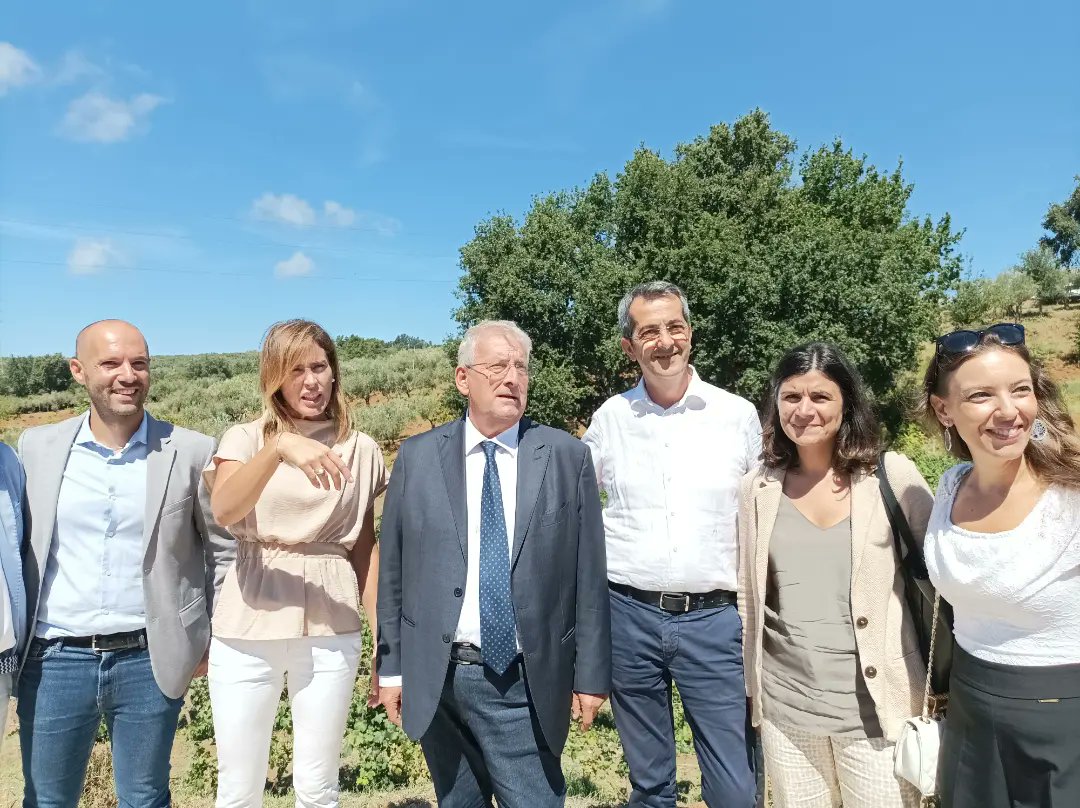 Tappa vibonese del tour in Calabria di <a href="/meb/">Maria Elena Boschi</a> alla scoperta dei nostri talenti. Sono stati giorni intensi e bellissimi, una spinta ad andare avanti con fiducia verso il 25 settembre.

<a href="/Emagorno/">Ernesto Magorno</a>
<a href="/f_scionti/">Fabio Scionti</a>
#ItaliaSulSerio