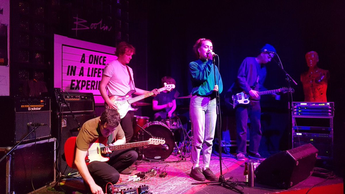 ArjandeVet's tweet image. Na Moss is Just Mustard waarschijnlijk de band uit de line-up die ik het vaakste zag, eerste keer tijdens DDW Music 2019 in het Stroomhuis. Ze spelen hier overigens wel op standje MBV. #mf22 #MistyFields