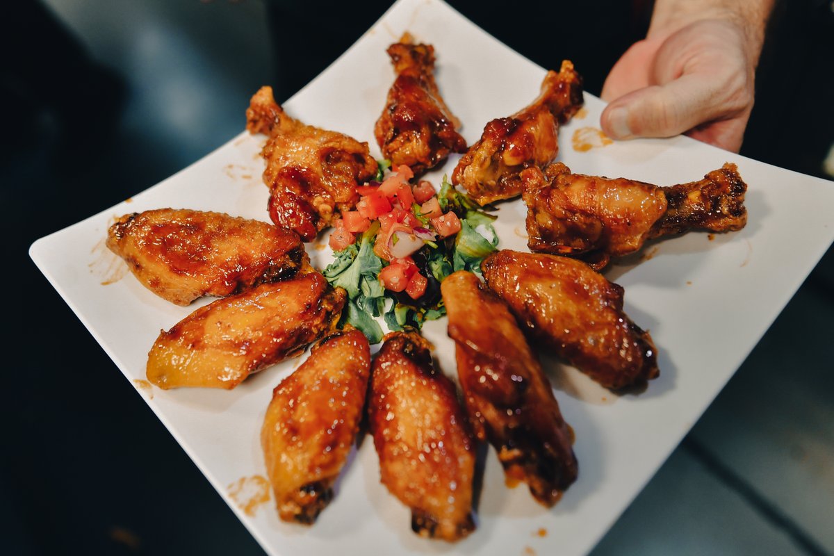 Lillys_FL's tweet photo. Happy Saturday everyone, we are waiting for you to enjoy good food, a good drink and the best live music with https://t.co/caWDy9SLvh!!!

#livemusicatlillysonthelake #acesuggs #food #drinks #clermont #visitorlando #YesOrlando 👍 https://t.co/740kg56vCB