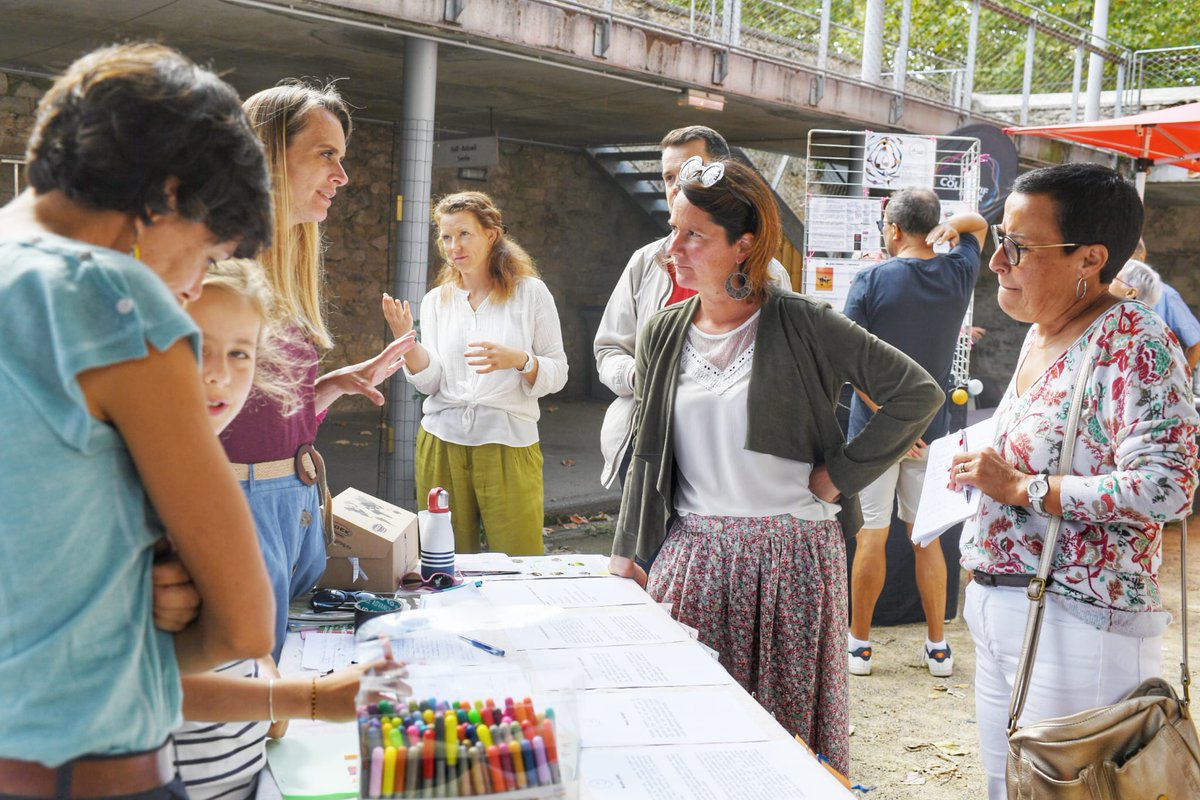 Butte Sainte Anne, à la maison de quartier du DIX avec Abbassia Hakem. L'occasion de remercier le collectif du Dix qui fait vivre ce lieu et anime le quartier pour le plus grand plaisir de ses habitants