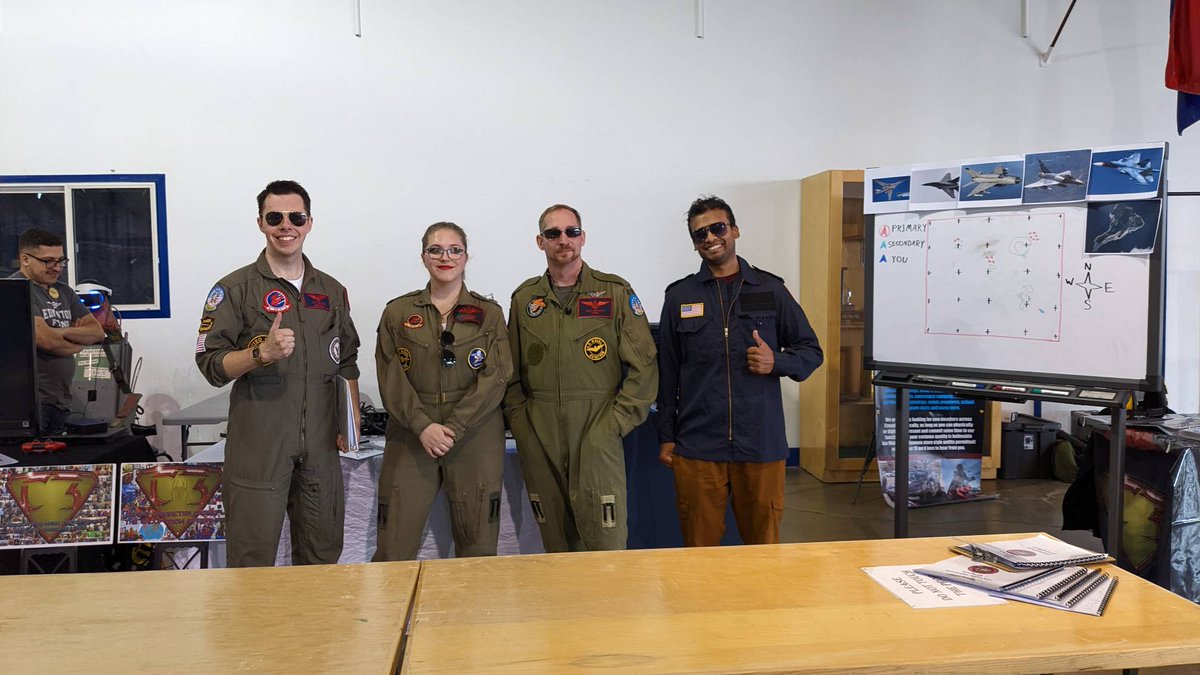 AbAvMuseum's tweet photo. Ever wanted to try a Flight Simulator using Oculus VR Technology? Let Maverick 114 Cosplayer show you the ropes! #opencockpitday https://t.co/hQNtnzOj0j