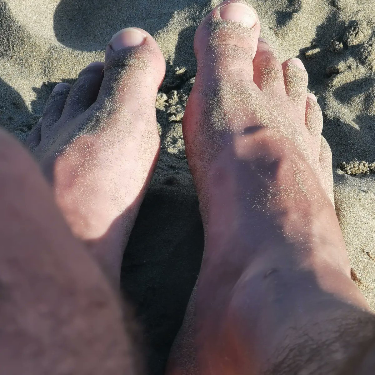Masterfeet79's tweet photo. #feet #gayfeet #feetfethish #guyfeet #beach https://t.co/hxXA8EfANC