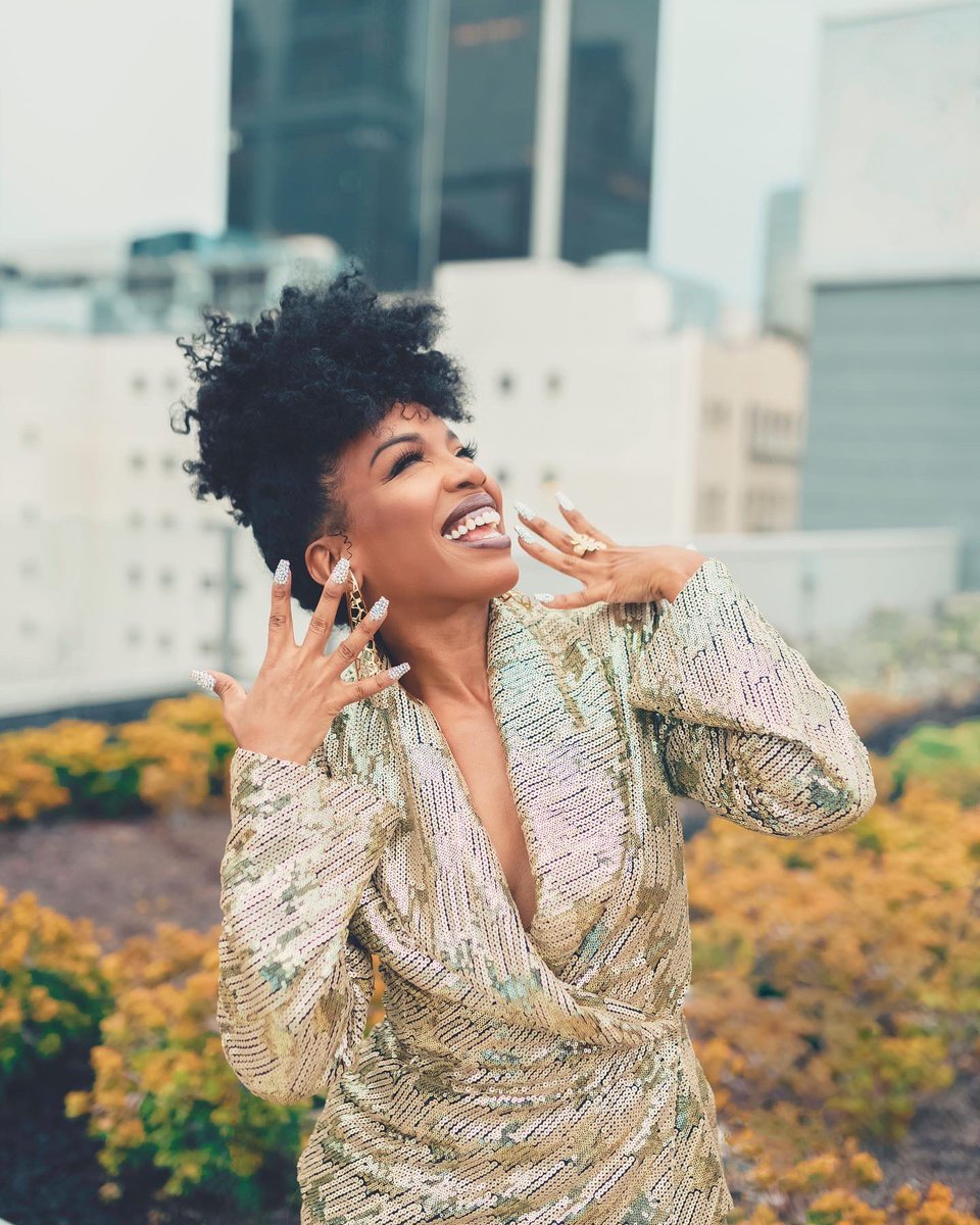 jessiefdukes's tweet photo. My First #Emmys Weekend! Here we Go! Off to celebrate the fab nominees & especially my #Ozark & #Netflix Family #TelevisionAcademyโs Performers Nominee Celebration
Stylist #mickeyboooom
Suit: #marcbouwer
๐๐พโโ๏ธ: #jtouch
๐ #beatbeauty
๐
๐พ: #dramaticnailsbyoniecia
๐ธ #mfortphoto https://t.co/AcZPzt6pRd