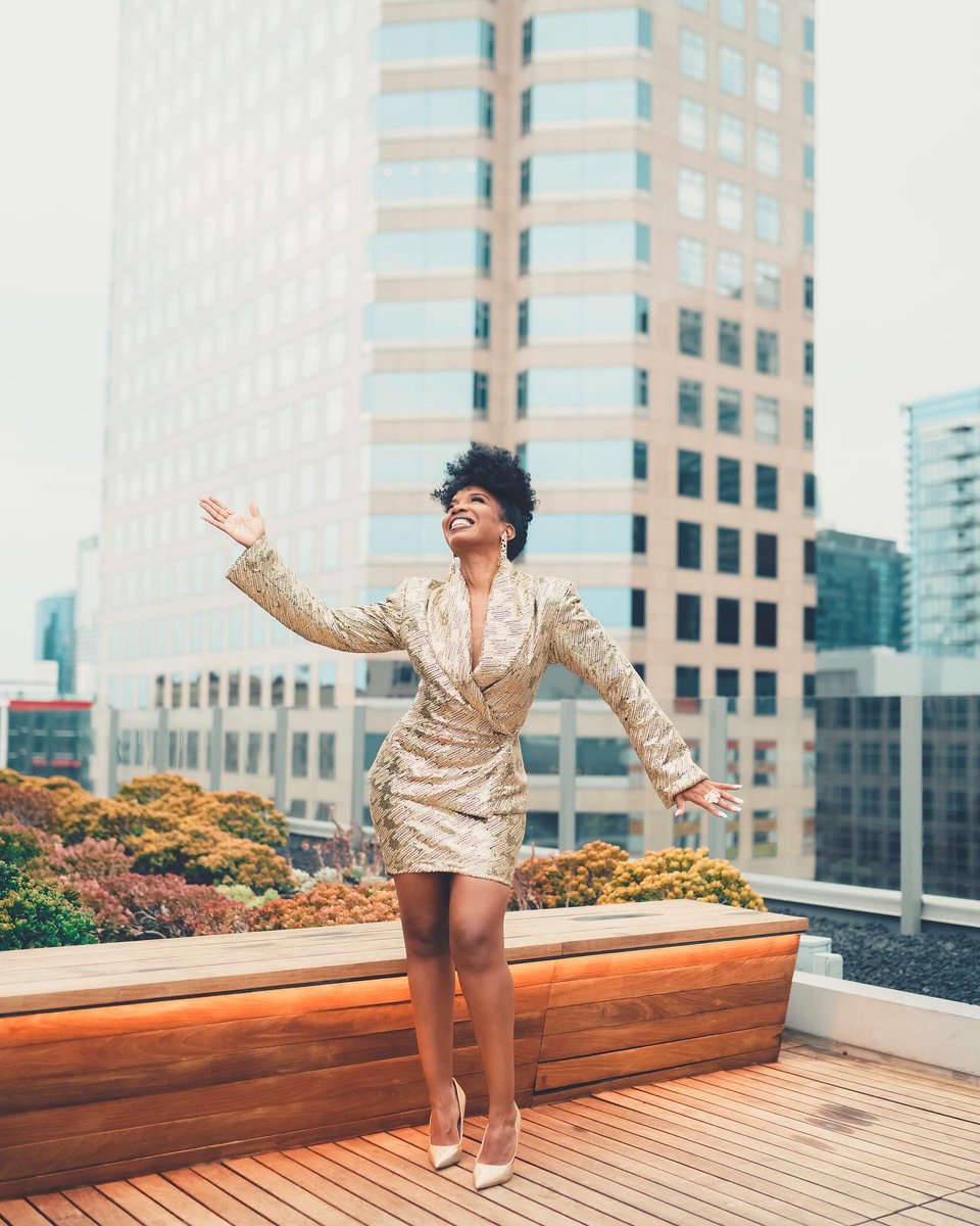jessiefdukes's tweet photo. My First #Emmys Weekend! Here we Go! Off to celebrate the fab nominees & especially my #Ozark & #Netflix Family #TelevisionAcademyโs Performers Nominee Celebration
Stylist #mickeyboooom
Suit: #marcbouwer
๐๐พโโ๏ธ: #jtouch
๐ #beatbeauty
๐
๐พ: #dramaticnailsbyoniecia
๐ธ #mfortphoto https://t.co/AcZPzt6pRd