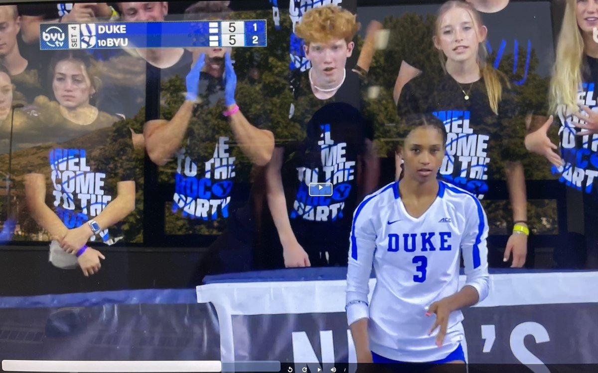 PKMooney1's tweet photo. @CultureFixer @John_outWest @DukeU Um.., probably should watch the whole thing before you say there is only 2’ to serve. 2D TV images aren’t great for measuring distance head on… https://t.co/fI1QDC7Dri