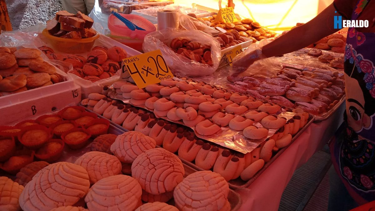 heraldoleon's tweet photo. #ElHeraldoDeLeón | #Local #Panecitos
🥐🍞🥖 Cada 10 de septiembre, el Barrio Arriba se convierte en un museo del pan en honor a la celebración del día de San Nicolás de Tolentino.
📷 Connie Cuevas https://t.co/g3zBgLAqix