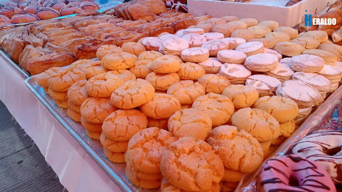 heraldoleon's tweet photo. #ElHeraldoDeLeón | #Local #Panecitos
🥐🍞🥖 Cada 10 de septiembre, el Barrio Arriba se convierte en un museo del pan en honor a la celebración del día de San Nicolás de Tolentino.
📷 Connie Cuevas https://t.co/g3zBgLAqix