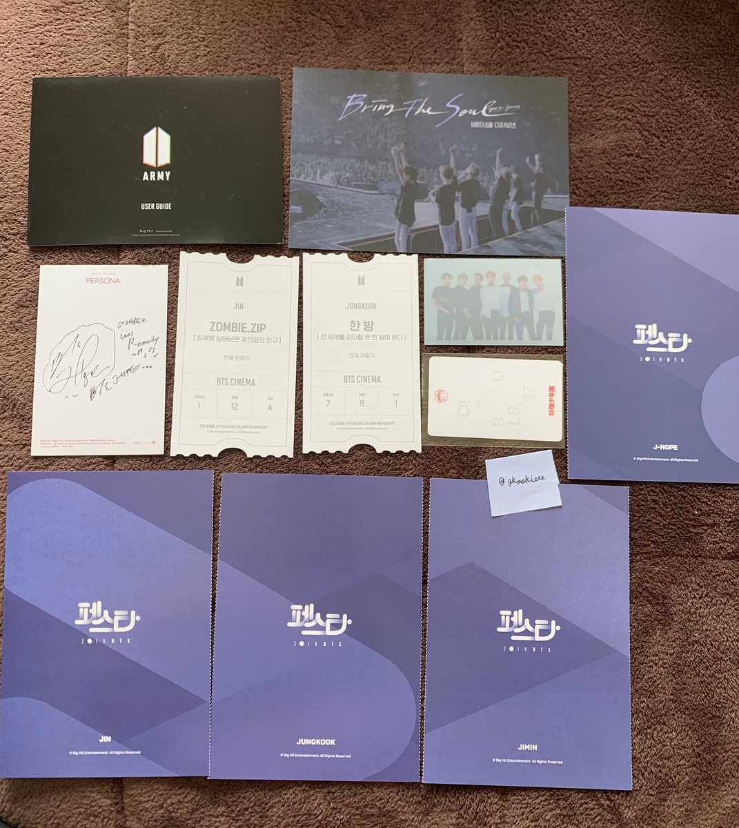 gkookieee's tweet photo. 🧡vendo🧡
postcards diversos 

- valores na imagem, todos com frete incluso 
- pagamento por pix, picpay ou boleto 
- mais fotos só me chamar 
- tenho feedbacks positivos 
- envio nas sextas https://t.co/y3BwFyxnCx