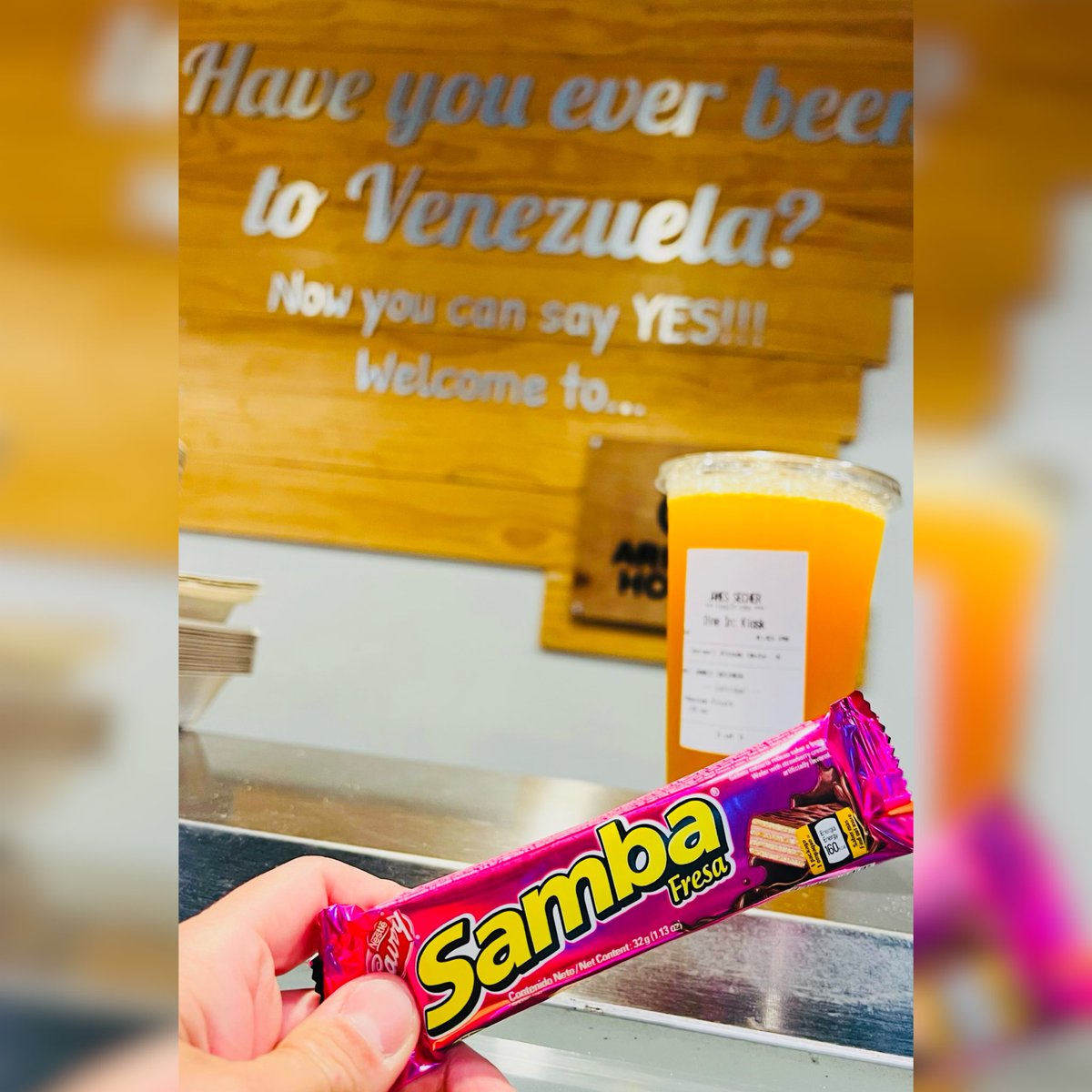 An iconic candy that characterizes Venezuela and the flavor of our tropical country with our passion fruit. Come and check it out!!! .
.
.
#tequeños #tequeñosvenezolanos #arepas #venezuelanfood #arepitas #venezuelansite #venezuelan #samba #passionfruit #passionfruitcake