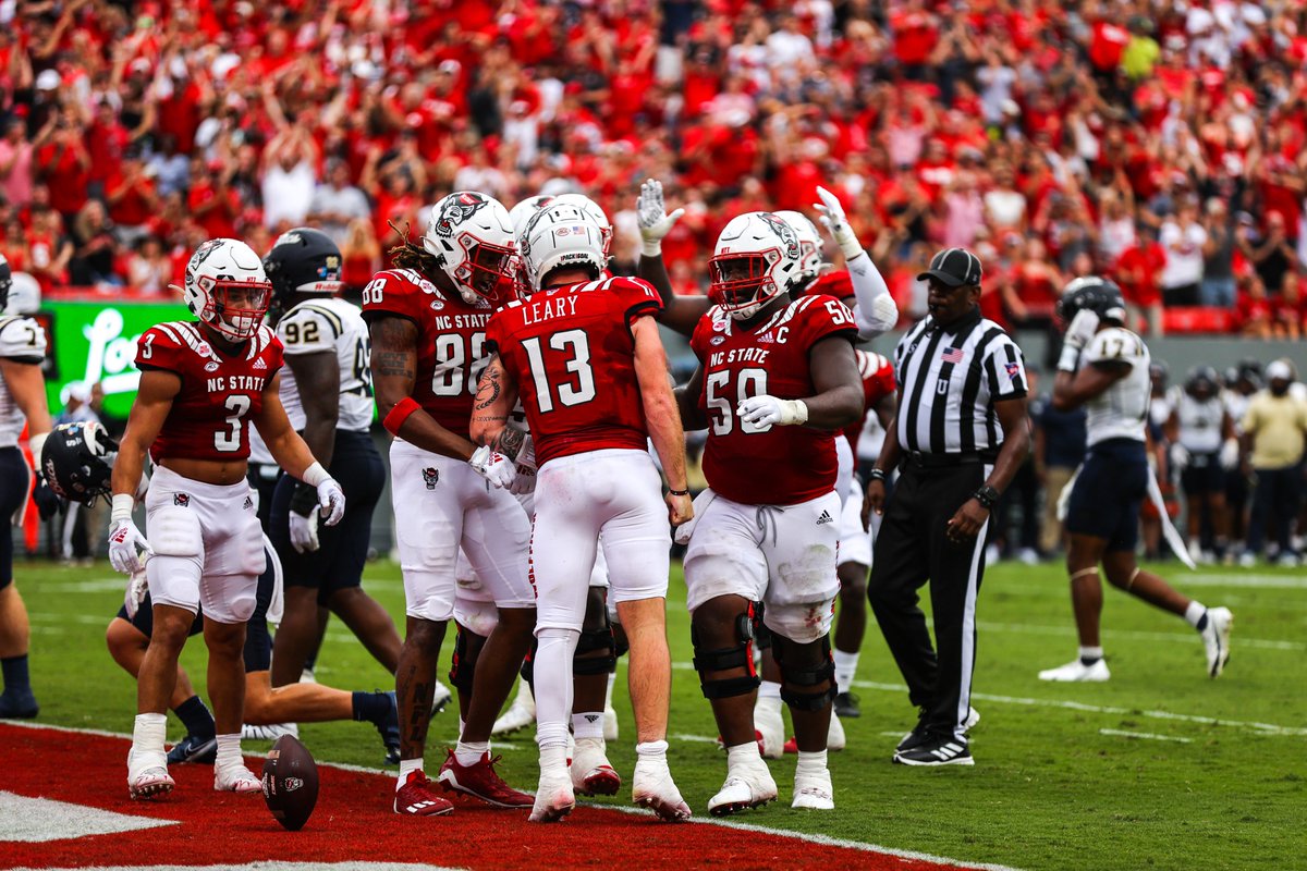 PackFootball's tweet photo. #PackFact: QB Devin Leary has two rushing touchdowns in the game - he had two rushing touchdowns in his career entering today, both coming last season. https://t.co/L5uCVgd1ZT