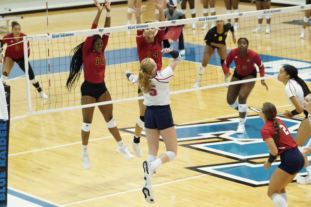 It's a double-double for Ally!

11 kills, 12 digs, and counting 📈

Belmont 10, Grambling State 10
BEL 2-1 GSU

#ItsBruinTime