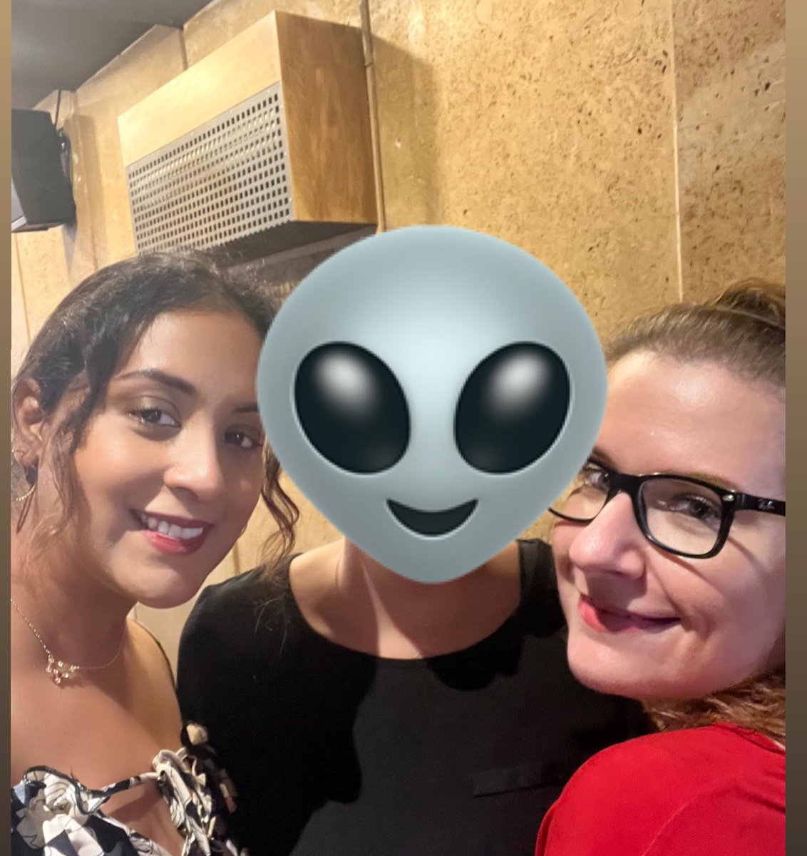 Three fandom runners walk into a pilot #dansinparis <a href="/madonline2004/">MAJANDRA-DELFINO.COM (a fansite)</a> #bandt