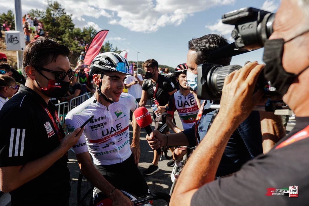 juann_ayuso's tweet photo. 3000 kilómetros llenos de sueños, aprendizaje, sufrimiento y trabajo en equipo 🙌🏼 Gracias @TeamEmiratesUAE por toda la ayuda en @lavuelta. Vamos a disfrutar mañana de un día especial en Madrid! 😍 https://t.co/FIwBBkosFX
