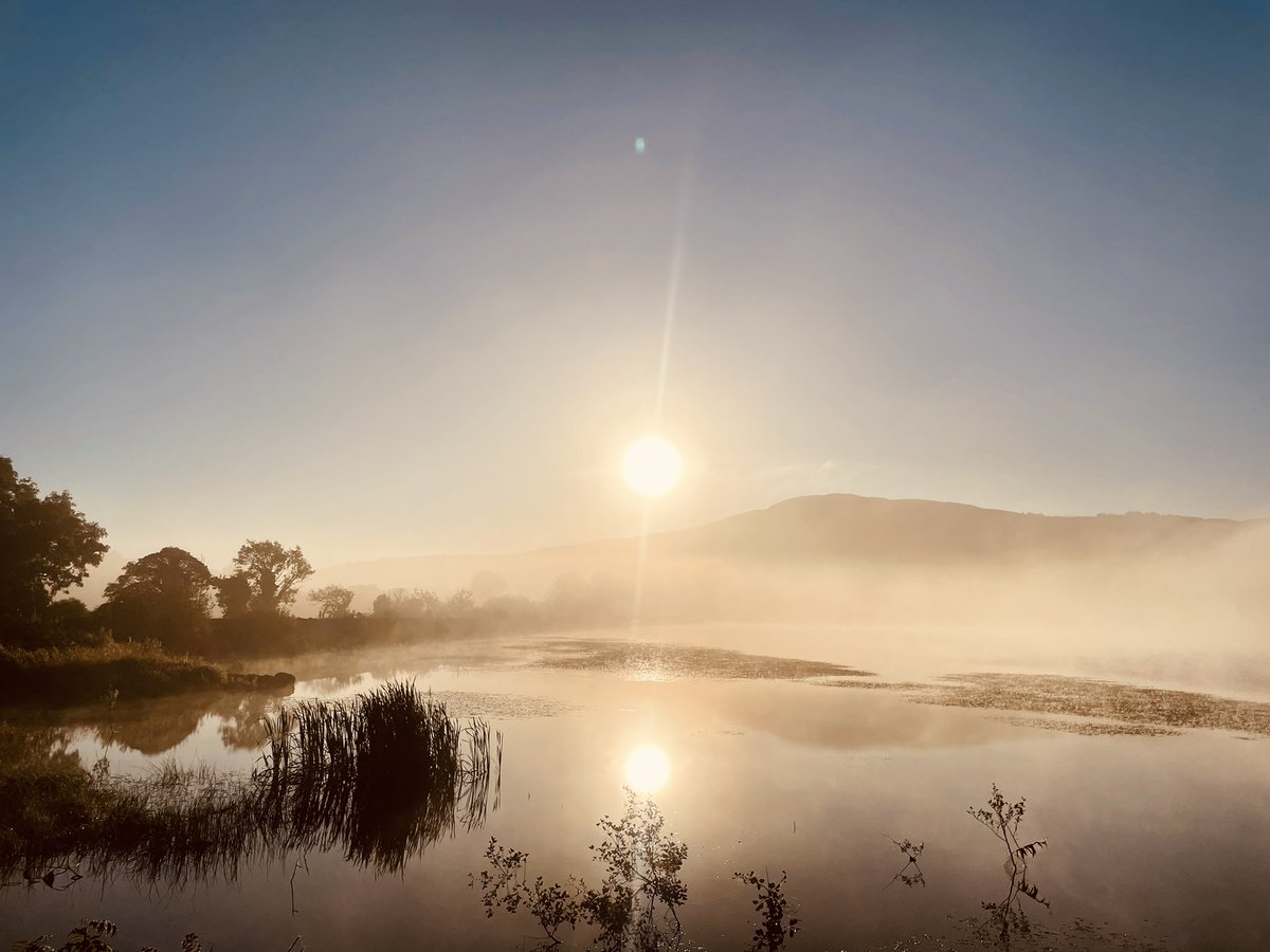 mcmanny72's tweet image. Sunrise and mist over Camlough lake this morning @WeatherCee @angie_weather @barrabest @Louise_utv @StormHour