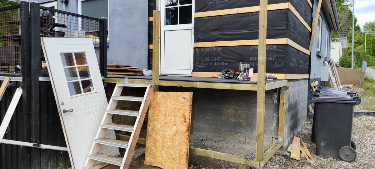 Done for now, soon we will need to board the whole thing, including the build part of the house. Gonna be so fine when it's done 😏