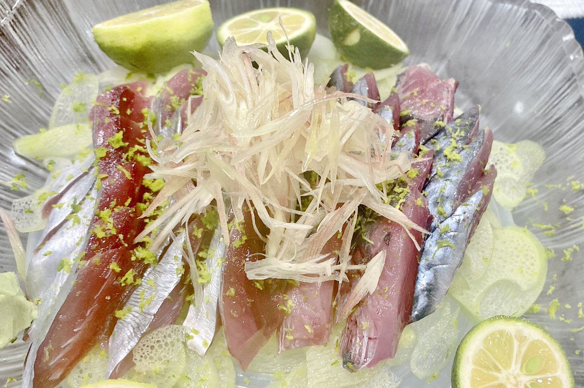 mikkeichi's tweet image. #須崎 に来たらこれは、外せない
#しんこ
カツオのまだ若い魚 #ソウダカツオ
#いいものみっけ

さて、明日
💖9/11(日)早朝6:30
インスタライブしますにゃん💖
須崎のいいものみっけ配信
明日は素敵な風景が✨