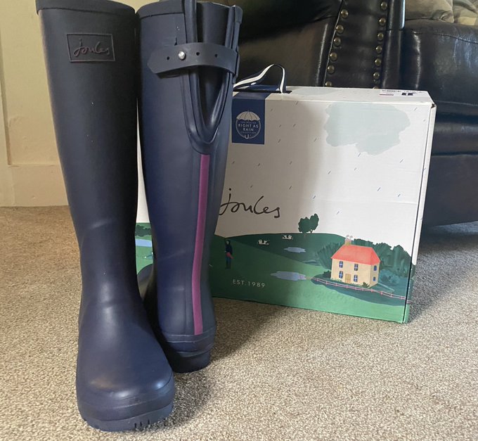 #spoilme 🥰 new Joules #wellies off my #wishlist 😍😍😍 https://t.co/516OwHCWoq<a href="/tag/spoilme"class="tags">#spoilme</a><a href="/tag/wellies"class="tags">#wellies</a><a href="/tag/wishlist"class="tags">#wishlist</a>