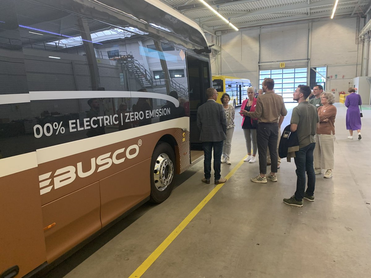 pmeeuwis's tweet photo. @MRE_netwerk Raadsleden uit de Regio Eindhoven gingen vandaag ‘samen de regio in’. Mijn keuze: Deurne, met bezoek aan herontwikkeling stationsgebied, bedrijfsbezoek Ebusco (electrische bussen) en ontvangst Natuurpoort De Peel. Super geregeld @MRE_netwerk!Dank namens @raadbest https://t.co/xWMz5V83yE