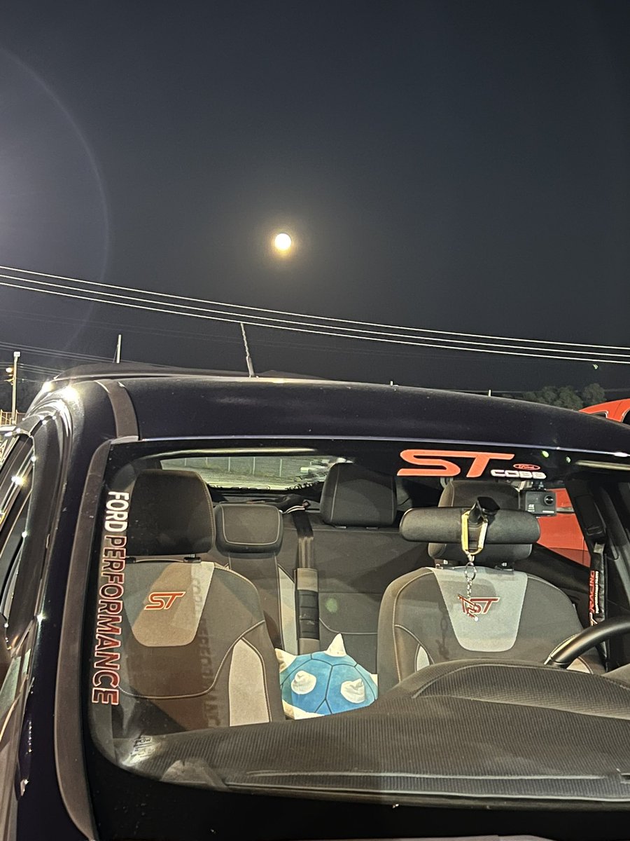 IrishSiobhan98's tweet photo. Last night’s harvest moon at @TheAtcoDragway #streetnight https://t.co/50ts6u83FC