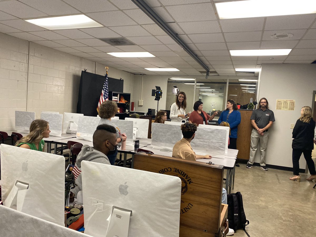 SchwinnTeach's tweet photo. Back to School in Rutherford County. The district significantly increased the number of students earning industry credentials last year and launched a college/career coaching program. Students co-build pathways with the coach to reach their goals, with targeted, timely support. https://t.co/yNwwUE2SML