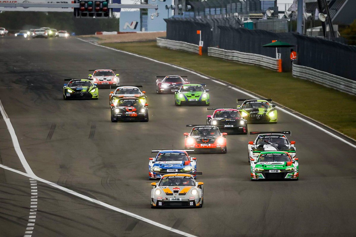 manthey_racing's tweet photo. A thrilling first hour of the #12hNBR is done in the #PorscheEnduranceTrophyNBR⬇️
CUP 2
P1: No. 117 #GTechCompetition
P2: No. 102 @TeamBlackFalcon
P3: No. 120 @ws_motorsport
CUP 3
P1: No. 976 @fk_performance
P2: No. 960 @ws_motorsport
P3: No. 969 #SchmicklerPerformance https://t.co/dXC5foTrGX