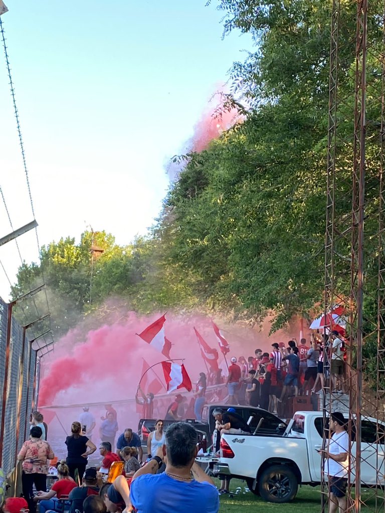 la14ArenalesFC's tweet photo. No se compara con otra hinchada https://t.co/yPqjFJIDbc