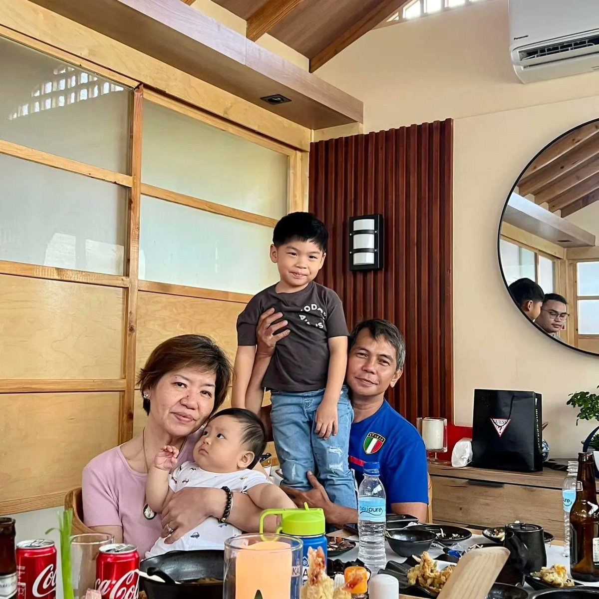 chepopps20's tweet photo. My pecious family❤❤❤ https://t.co/mdygTI6LhD