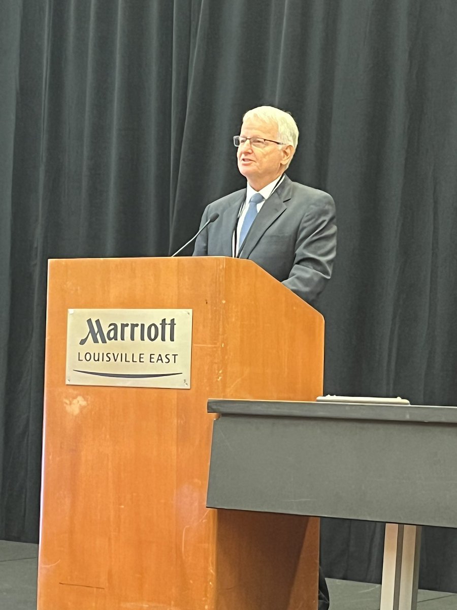 DrAndyKolodziej's tweet photo. Dr. David C. Booth receiving an Honorable Maestro award from @kentuckyacc. https://t.co/RwWAvdb89E