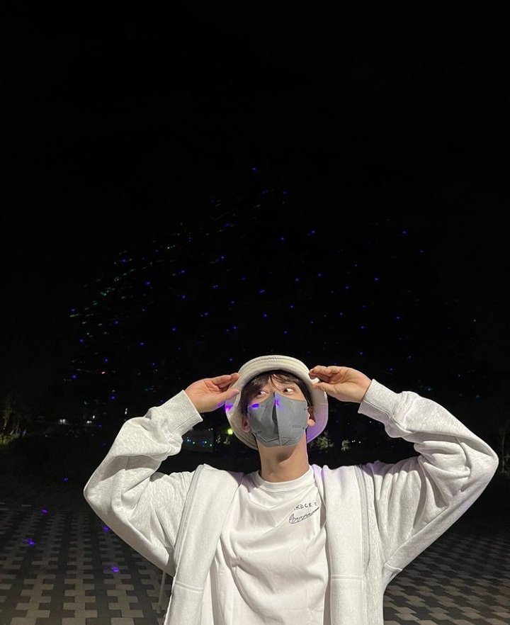 eunwoosgallery's tweet photo. his visual is unmatched ♡ https://t.co/3TWAv29aUU