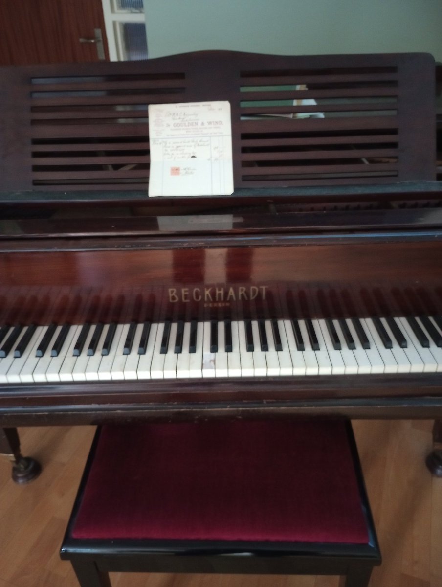 StMarysChuRicky's tweet image. New #home urgently sought for a baby grand #piano. If you can collect/move it, it's yours. It was given to @RickyVicar but there's no room for it in her new Vicarage. She will be v sad to see it go. It needs to be removed by 24 October at latest. 1.5m wide x 1.6m deep x 1m tall.