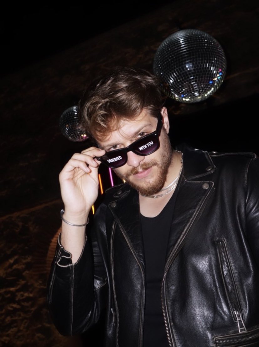 Deri ceketli Burak Yörük mü…