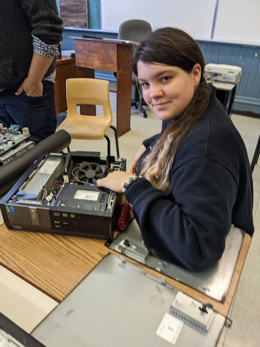 SBC_Technology's tweet image. First Computer Science class was very hands on and very engaging! @SBCAcademics