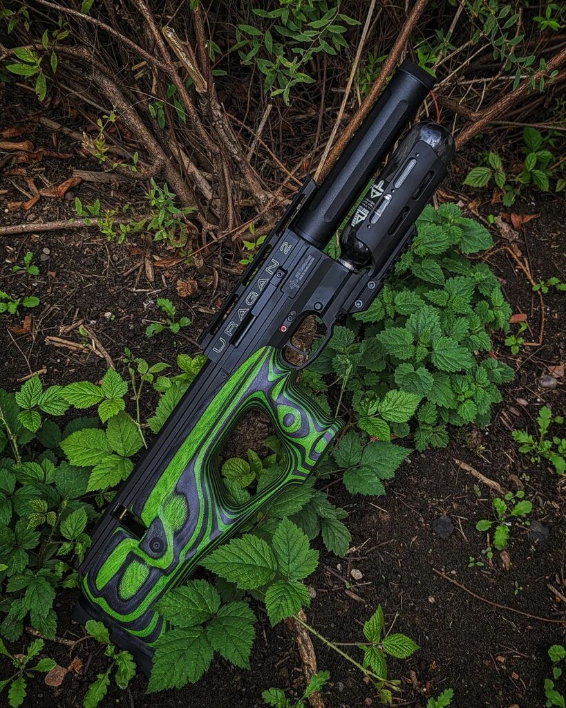 VectorAirUK's tweet photo. Stand out from the crowd and blend in to the bush with a truly stunning Green Laminate Stock on the @agn_technology_official URAGAN 2 Compact

📷: @bravo_twosix 

#airgunner #airgunshooting #airgun #airguntechnology #airgunworld #ukairgunner #bullpup … https://t.co/BzzndCNctH https://t.co/uOZKfVmPqA