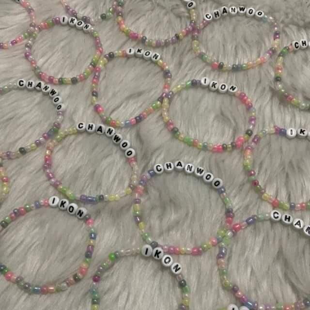 BigboyChanu's tweet photo. How to spot an iKONIC sa Sept 23? Puro Bead Bracelets sa braso! 😂

Limited iKON and Chanwoo Bracelets for #KpopMasterz2inManila 

Salamat @BobbyLovesReaa sa pagjorder. 

KITAKITS! Sabay na din dun sa namimigay ng sabon! 😂
#iKON #아이콘 @YG_iKONIC https://t.co/5EXKVkWCGa