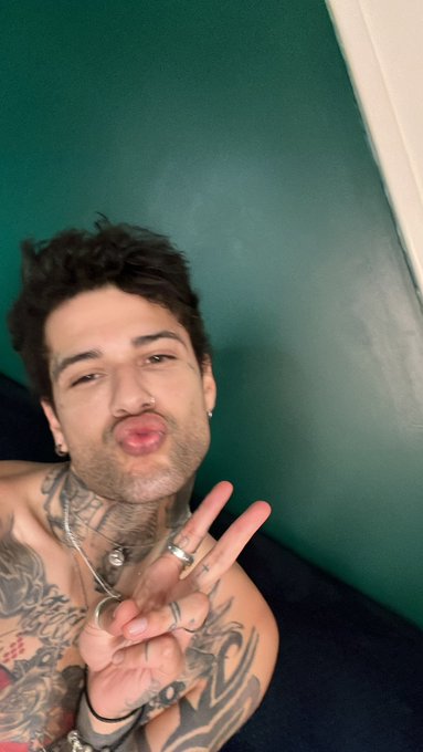 ✌️❤️ https://t.co/lnDlJBpMmi