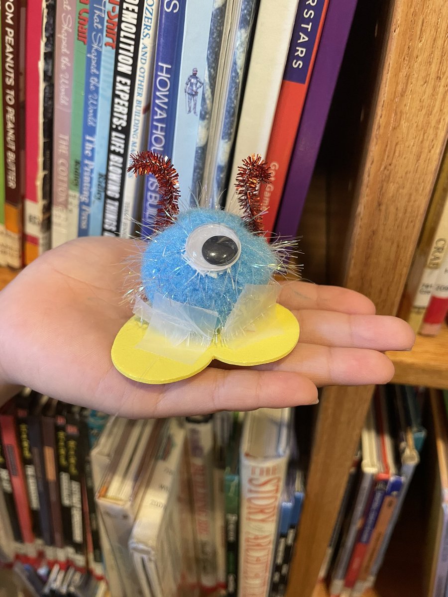 ibmisstitus's tweet image. Maker Mania Friday!✨ Grade 5 students created these adorable desk/reading buddies to keep in their classrooms💜📚 #waexcels #wabradleylibrary