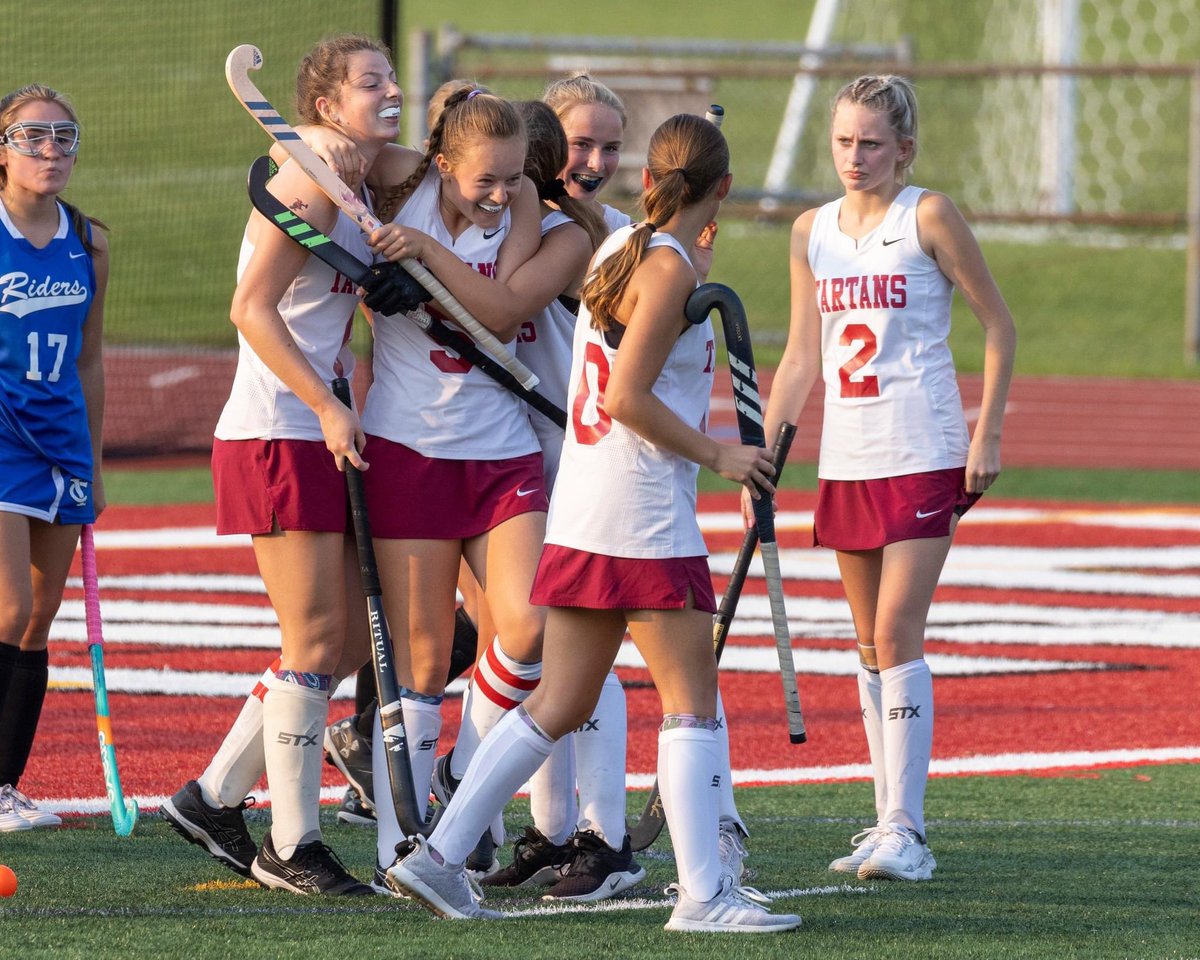 Thankful to play hockey, thankful for each other! ❤️🏑#onedayatatime #ALLIN #SGFH