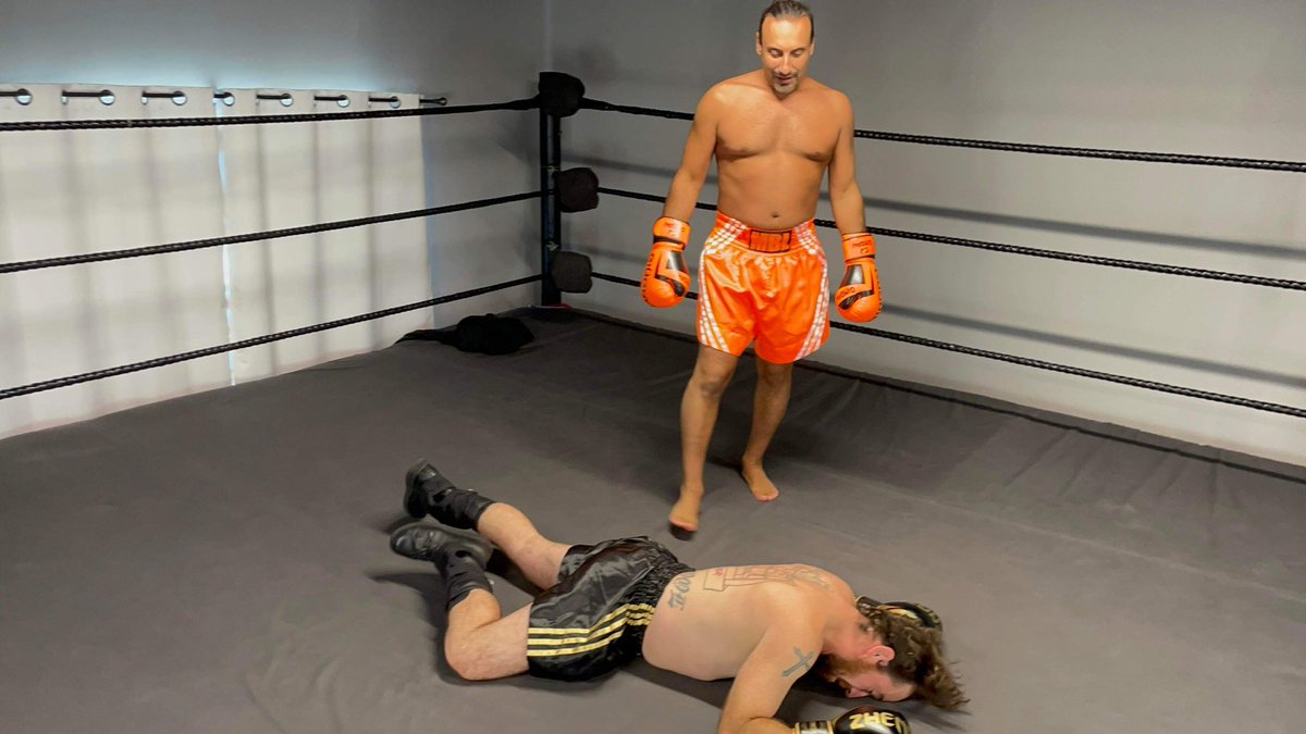 carloswrestlin's tweet photo. And he’s down!!! The alpha was too much for him!!!

@JustKylejust281 https://t.co/Xgds5VVmcv