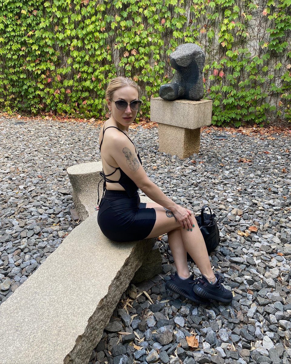 Mistres23933285's tweet photo. Roxanne Irl
#instafetish #instabdsm #instafemdom #daycollars https://t.co/ZweCdsE1NI