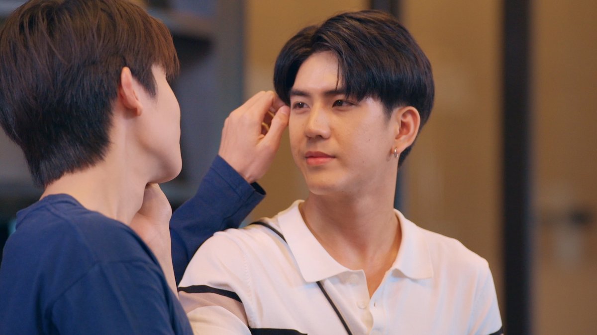 GMMTV's tweet image. รอยยิ้มเอย ตาเอย หวานกันมากค่าาา
คนชง งงแล้ว #ViceVersaEP9 

#ViceVersa #GMMTV
@jimmyyjp_ @Sea_tawinan @perthppe